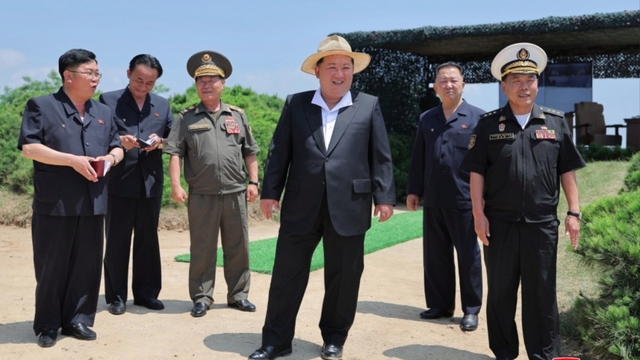 Thời sự quốc tế sáng 6/7: Ông Kim Jong Un thị sát thử vũ khí trên tàu chiến mới