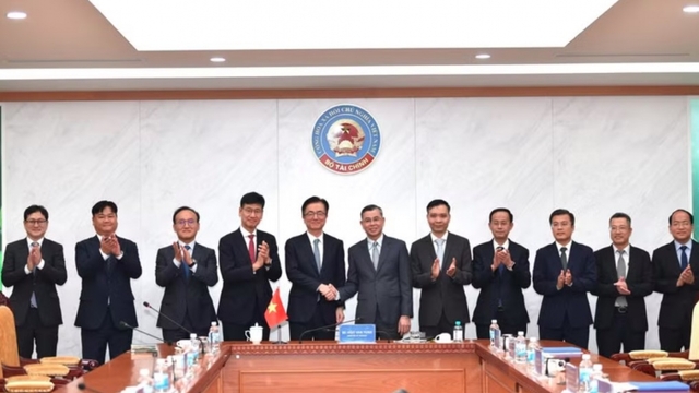 Samsung pledges stronger support for Vietnamese firms in global supply chain