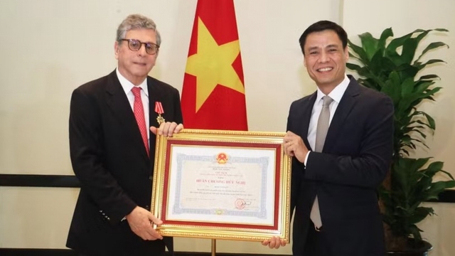 Brazilian Ambassador to Vietnam awarded Friendship Order