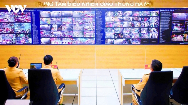 Hà Nội đẩy mạnh giao thông thông minh: AI dự báo ùn tắc, LED cảnh báo 24/24h