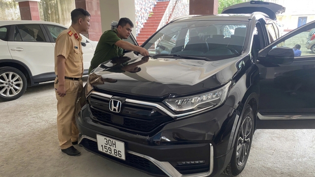 Danh tính tài xế ô tô lao lên vỉa hè tông 2 người rồi bỏ chạy ở Lào Cai