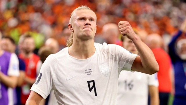 Na Uy giành chiến thắng lịch sử ở World Cup, Erling Haaland được ca ngợi hết lời