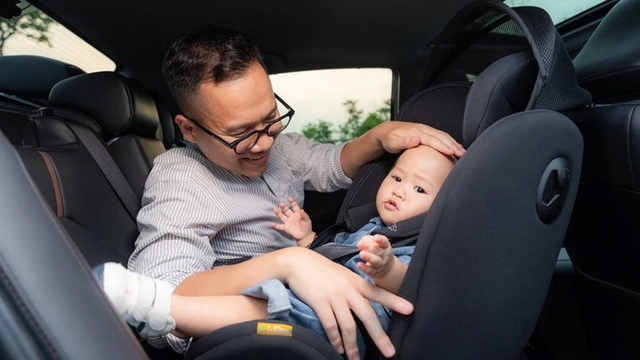 Taxi cũng cần lắp ghế trẻ em, tai nạn không phân biệt xe nhà với xe dịch vụ