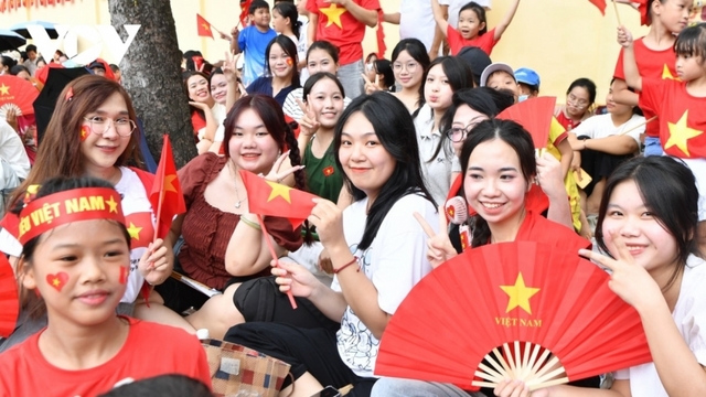 Đưa các hệ giá trị quốc gia, văn hóa, gia đình thấm sâu vào đời sống xã hội