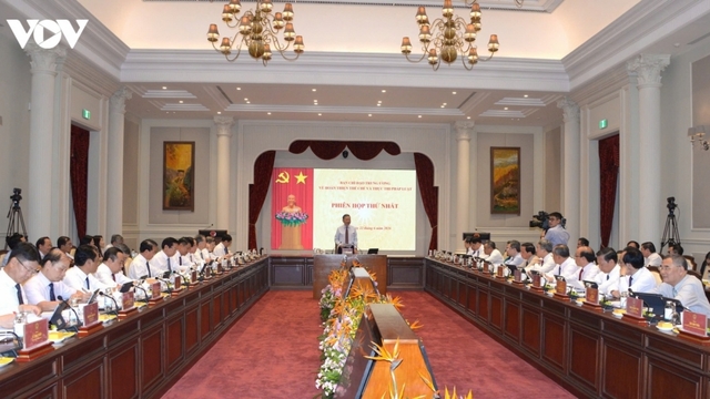 Thủ tướng yêu cầu nâng cao chất lượng xây dựng và tổ chức thi hành pháp luật
