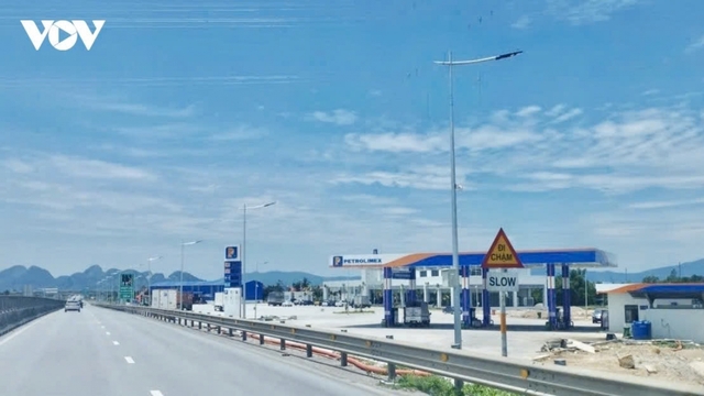 Nhiều trạm dừng nghỉ cao tốc chậm tiến độ, Cục Đường bộ yêu cầu tăng tốc