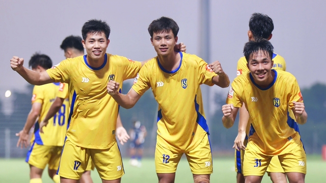 Kết quả bóng đá Việt Nam hôm nay 21/7: HAGL và SLNA vào bán kết