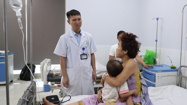 Xe khách gặp nạn ở Pháp Vân Cầu Giẽ: "Cả đoàn về sớm để kịp viếng đám tang"