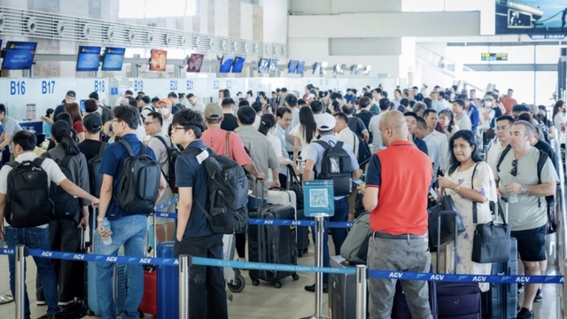 Noi Bai Airport welcomes 115,000 passengers on first day of National Day holiday