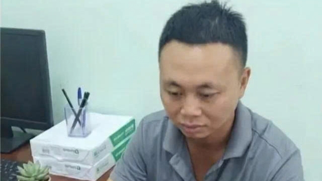 Khởi tố cha dượng bạo hành con riêng của vợ