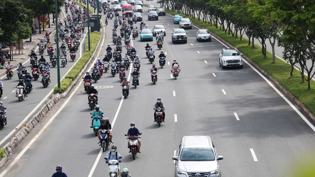TP.HCM tạm cấm nhiều tuyến đường quanh tòa nhà Saigon Centre