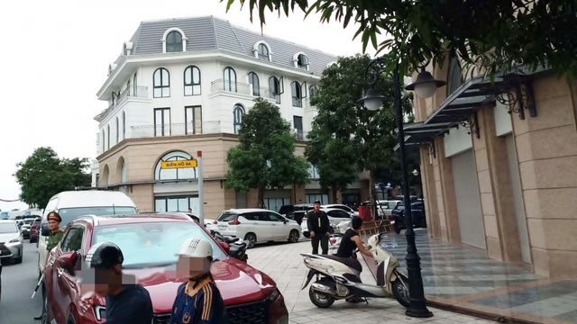 Khám xét khẩn cấp nhà Bùi Xuân Huấn (Huấn Hoa Hồng)