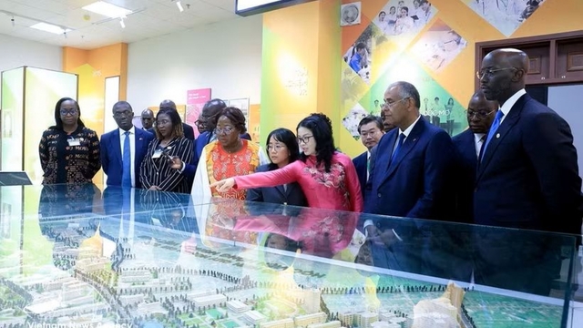 NA President of Côte d'Ivoire visits agriculture university