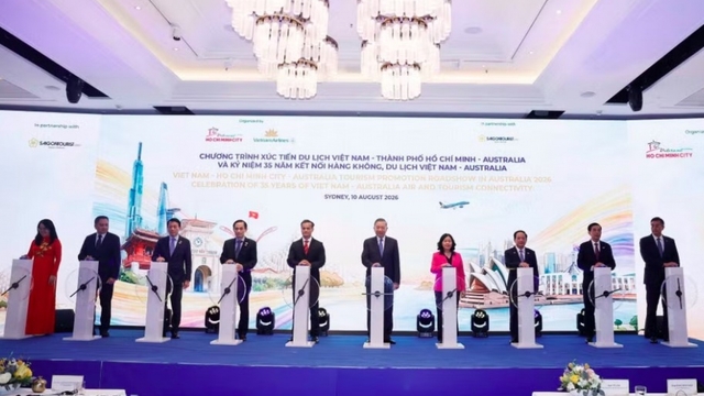 Top leader To Lam attends 35th anniversary of Vietnam-Australia air links