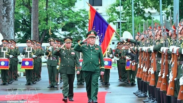 Vietnam, Laos look to step up comprehensive defence cooperation