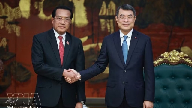 PM commends close cooperation between Vietnamese, Lao inspection agencies