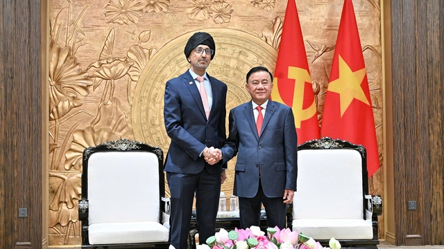 Thường trực Ban Bí thư Trần Cẩm Tú tiếp Đại sứ Singapore tại Việt Nam