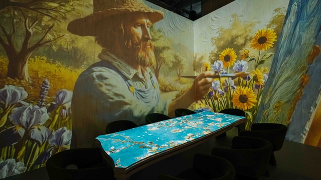 Van Gogh “xuyên không” đến Hà Nội, đưa người xem bước vào thế giới trong tranh