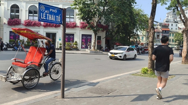 Khách bộ hành yêu gì ở không gian Hồ Gươm?