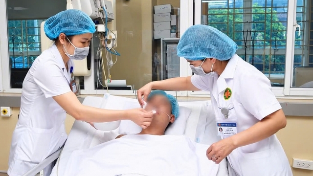 Diễn biến sức khỏe của 2 vợ chồng trong vụ cháy ở Tây Hồ khiến 5 người chết