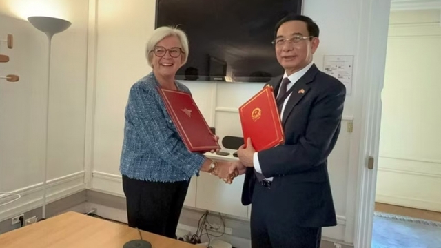 Vietnam, France seek to deepen defence cooperation