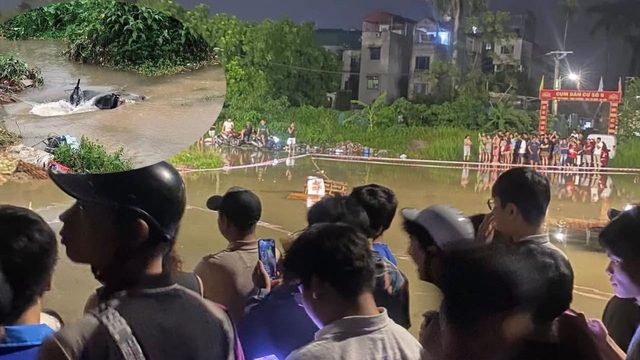 Tìm kiếm một sinh viên nghi mất tích tại khu vực ngập sâu ở Hà Nội