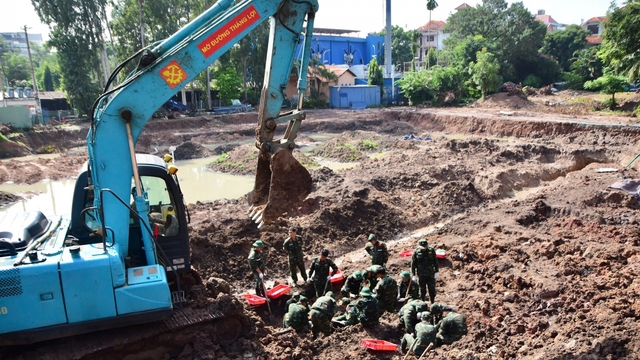 Phát hiện 10 hài cốt liệt sĩ, 3 di vật kèm theo tại Công viên Lê Thị Riêng