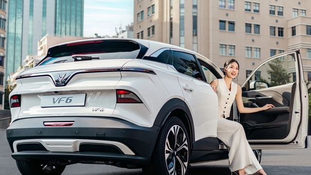 Cabin rộng rãi đi cùng ưu đãi 9%, VF 6 giúp gia đình trẻ thuận lợi lên đời SUV
