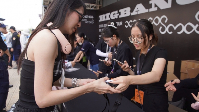 Fan BIGBANG từ nhiều nơi đổ về Hà Nội trước concert ở sân Mỹ Đình