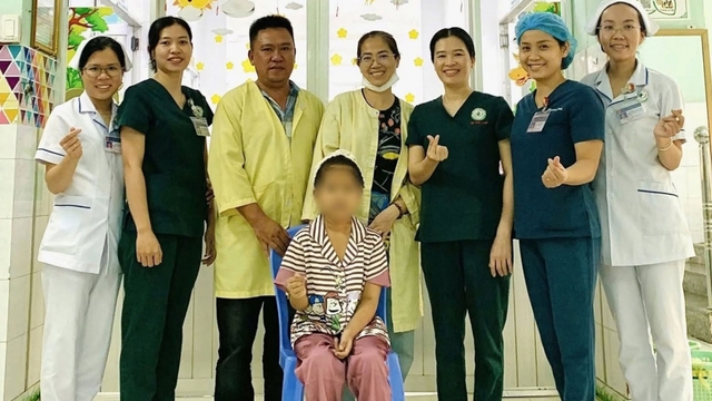 Giành sự sống cho bé gái 8 tuổi ở Đồng Nai bị sốt xuất huyết biến chứng nặng