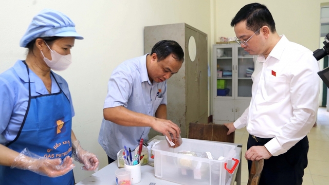 Giám sát chính sách hỗ trợ tiền ăn cho học sinh nội trú ở Thái Nguyên