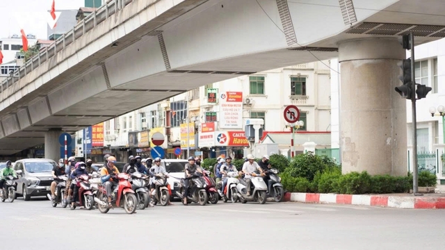 Thời tiết hôm nay 3/10: Hà Nội nắng nóng, Nam Bộ chiều tối mưa dông