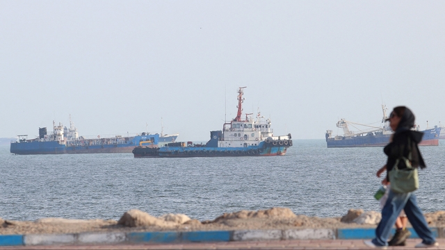 Thêm tàu dầu bị tấn công tại eo biển Hormuz