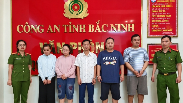 Khởi tố nhóm giả danh nhân viên ngân hàng lừa người vay vốn