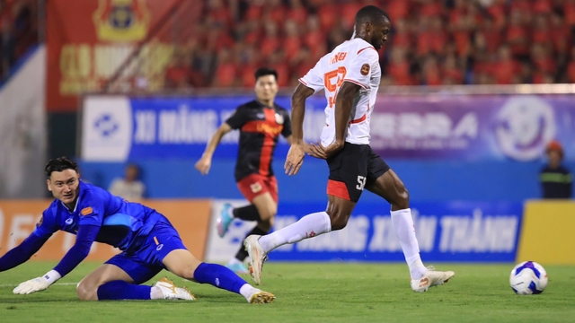 Thua CLB CA TP.HCM ở phút bù giờ, Ninh Bình chính thức mất ngôi đầu V-League