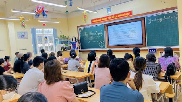 Lạm thu đầu năm học: Phụ huynh phản ánh, ai chịu trách nhiệm xử lý?