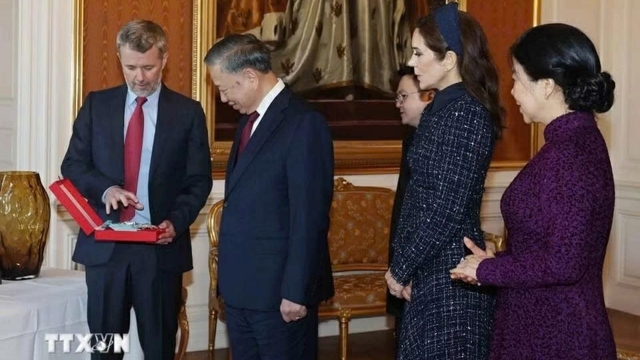 Tổng Bí thư, Chủ tịch nước Tô Lâm nhận Huân chương cao quý của Vương quốc Đan Mạch