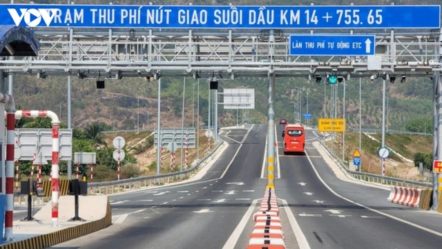 Tháo gỡ bất cập trong hoạt động thu phí điện tử đường bộ