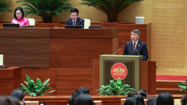 Thủ tướng yêu cầu có giải pháp quyết liệt giảm lãi suất cho vay cuối năm