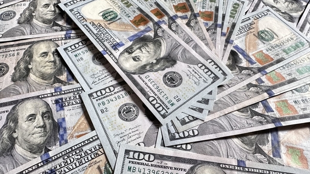 Tỷ giá USD hôm nay 10/10: Giá bán USD cao nhất đạt 26.070 đồng/USD