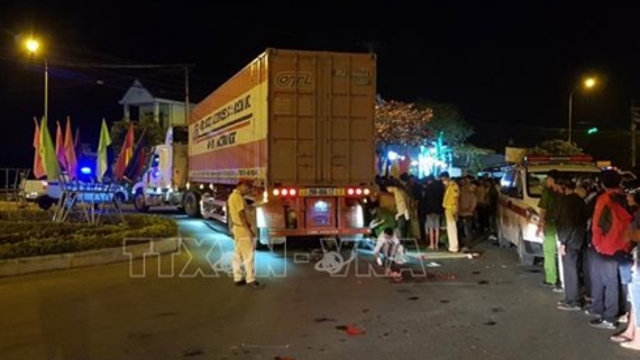 Road traffic accident leaves one dead and two seriously injured