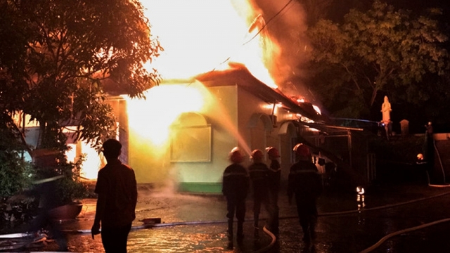 Fire causes customers to flee central Vietnam karaoke club