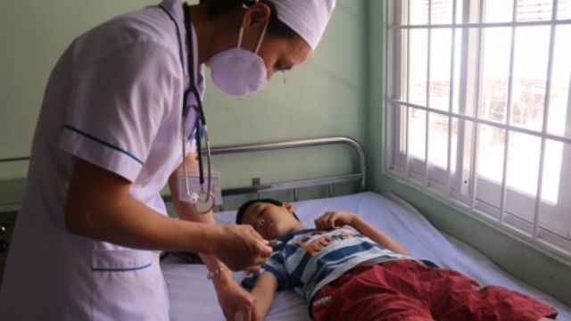 Food poisoning hospitalizes over 70 workers in Hai Duong