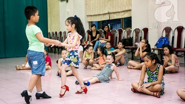 Dancesport becomes popular in Hanoi