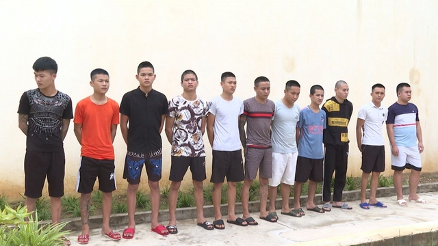 Khởi tố 12 đối tượng hỗn chiến trên đường tỉnh lộ