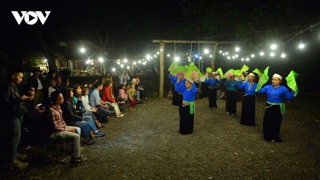 Du khách Việt ngày càng yêu di sản và văn hóa bản địa