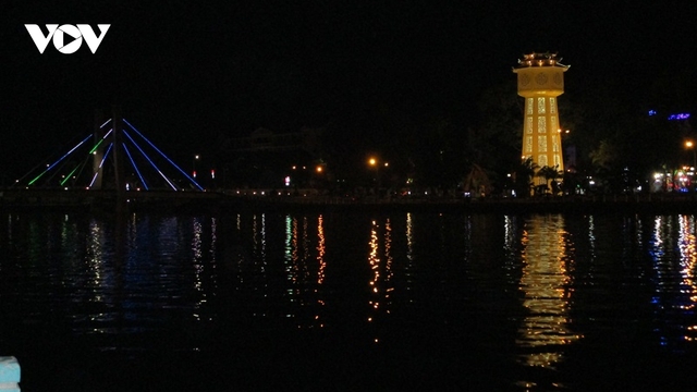 Nhiều tỉnh thành dừng bắn pháo hoa để đảm bảo an toàn phòng dịch Covid-19