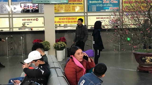 Cảnh đìu hiu chưa từng thấy ở bến xe, ga tàu, sân bay… ngày giáp Tết