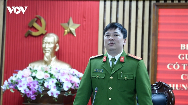 “Bé gái trèo qua lan can rơi xuống trong lúc bố mẹ tiễn khách về”