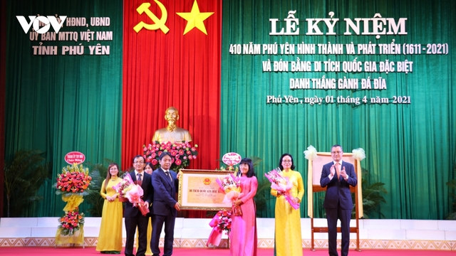 Danh thắng Gành đá đĩa (Phú Yên) đón nhận Bằng Di tích quốc gia đặc biệt